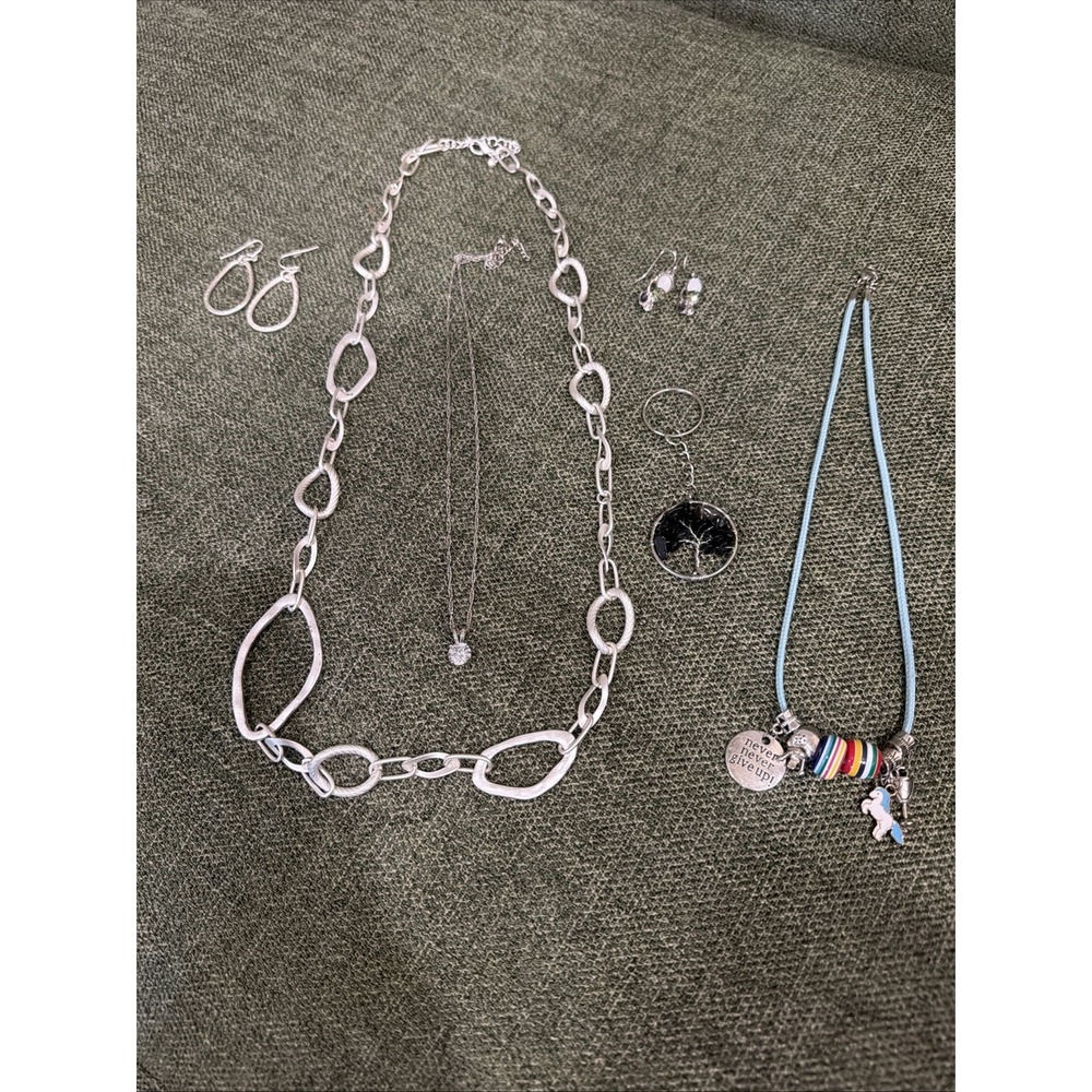 Mixed Jewelry Lot Necklaces Bracelet Earrings Silver Tone Fashion Bundle